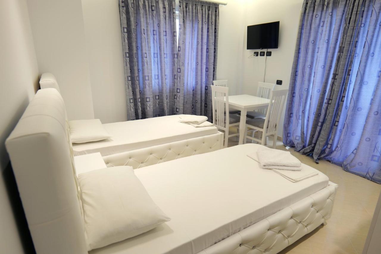 Hotel Dior Sarandë Exteriér fotografie
