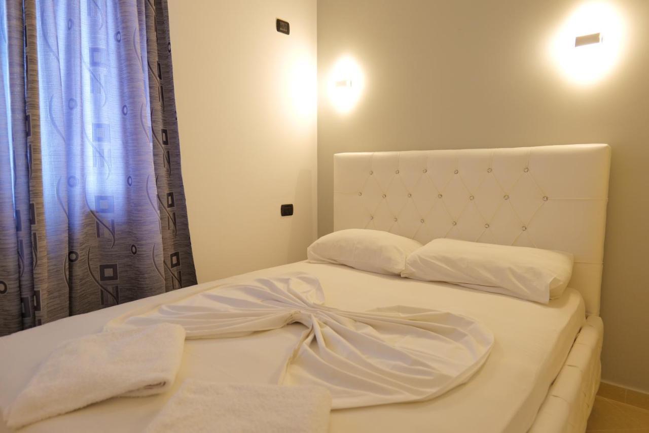 Hotel Dior Sarandë Exteriér fotografie